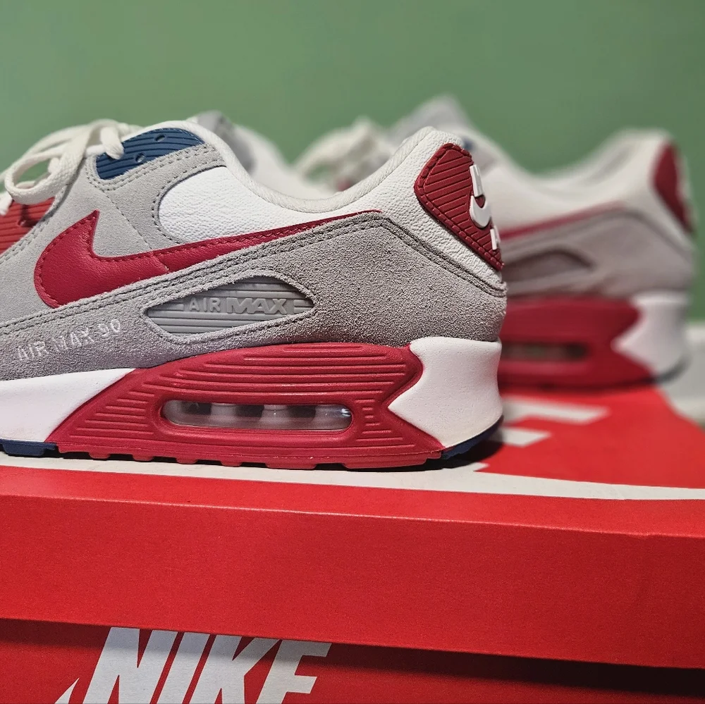 Nike Air Max 90 Athletic‎ Club Sneakers